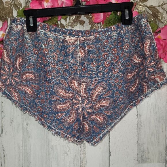 NWT Chaser Dolphin Short Bandana Print - Picture 5 of 5